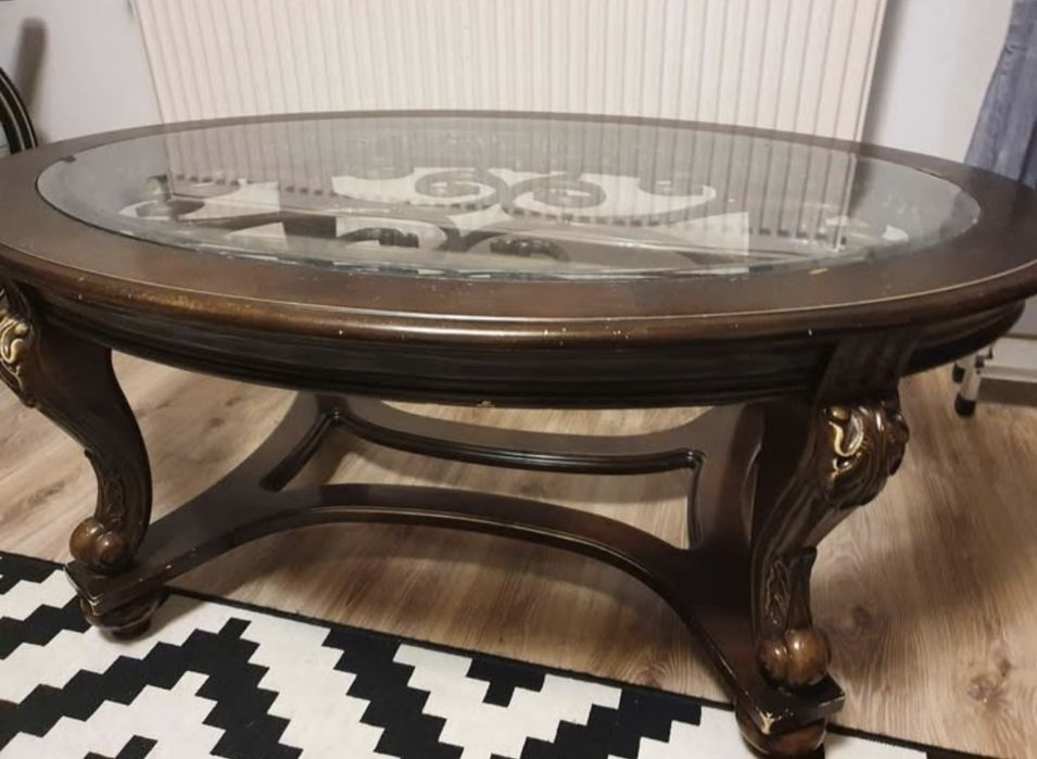 Amerykański stolik kawowy owalny