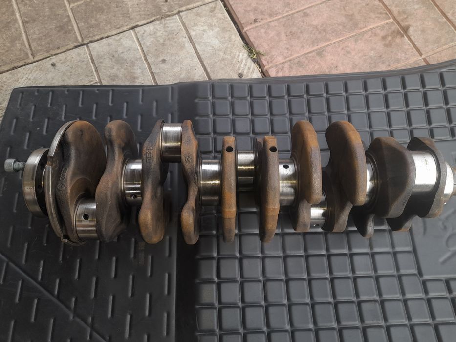 Колінвал Ауді а6 с4 2.5тді