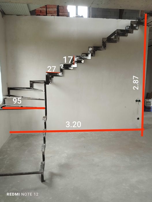 Продам сходи металеві