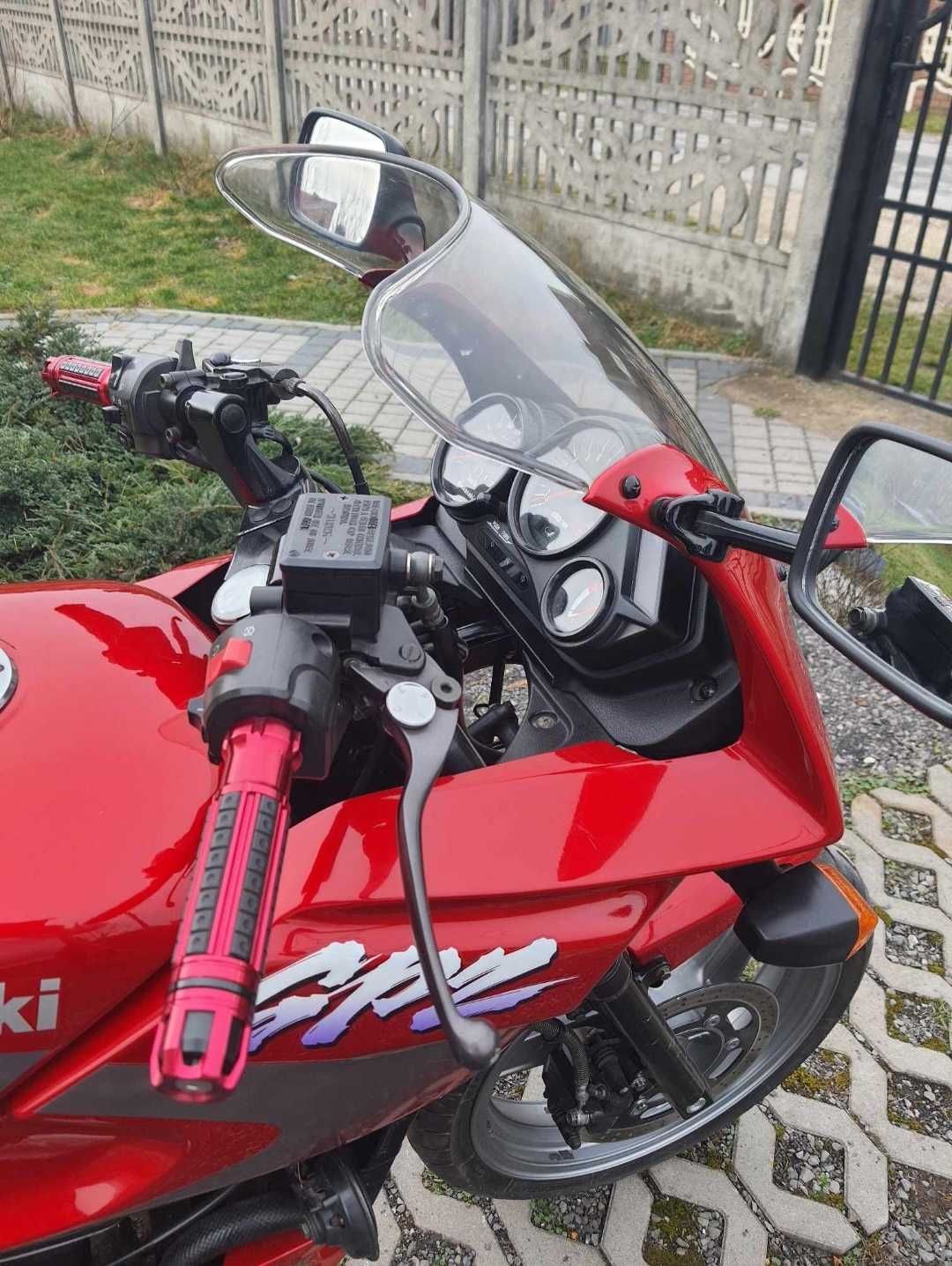 Kawasaki GPZ 500s