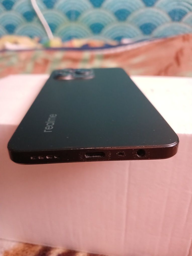 Продам телефон Realme c53 6/128