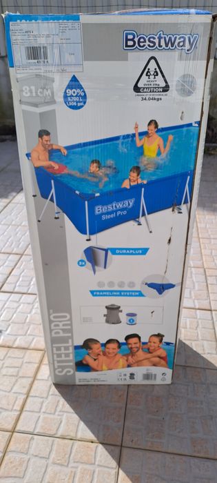 Piscina bestway e acessórios.