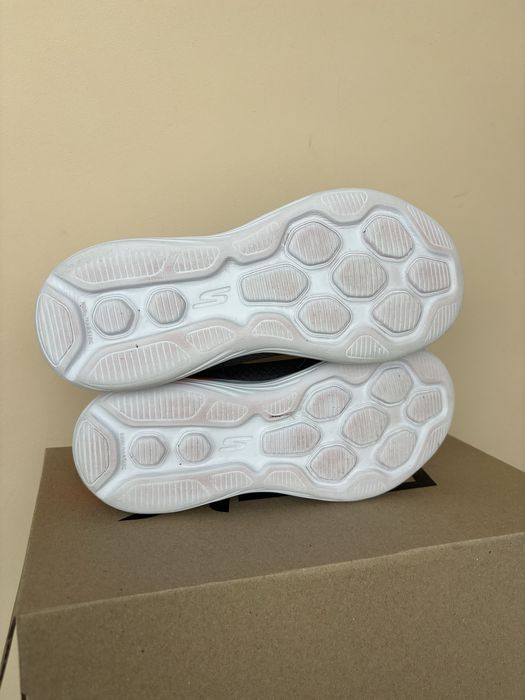 Skechers goga mat кросівки на ліпучці 37/38