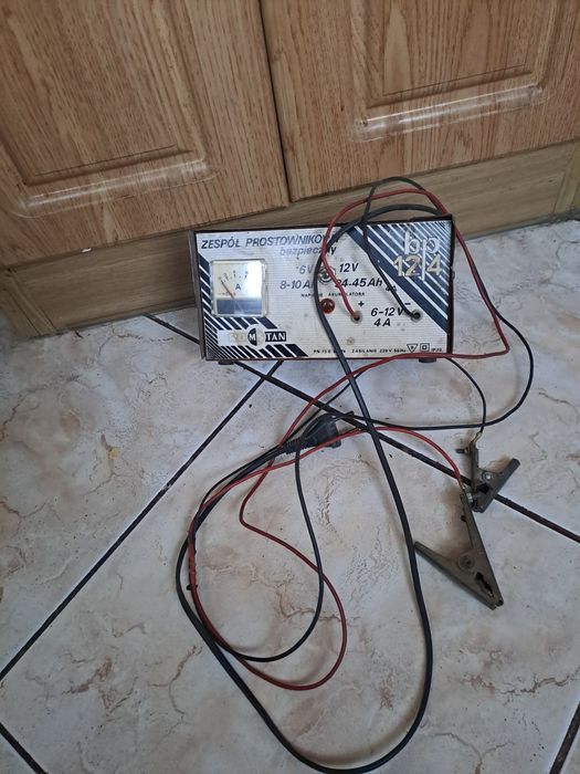 Prostownik ROMSTAN 6V /12V -używany 
45 zł