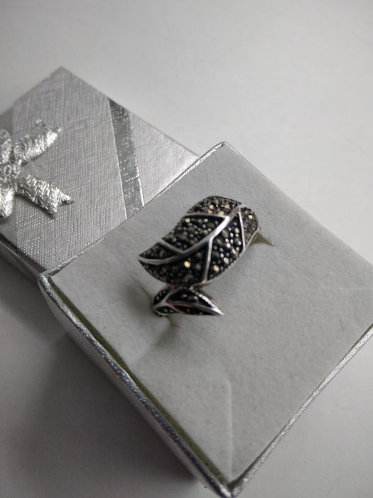 Srebrny pierścionek liść z markazytami srebro 925 rozmiar 14  115