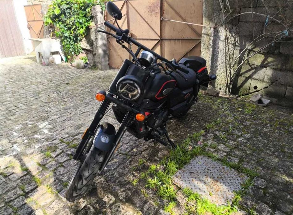Renegade Vegas 125 – Ano 2022 – Só 2107 km – Impecável!
