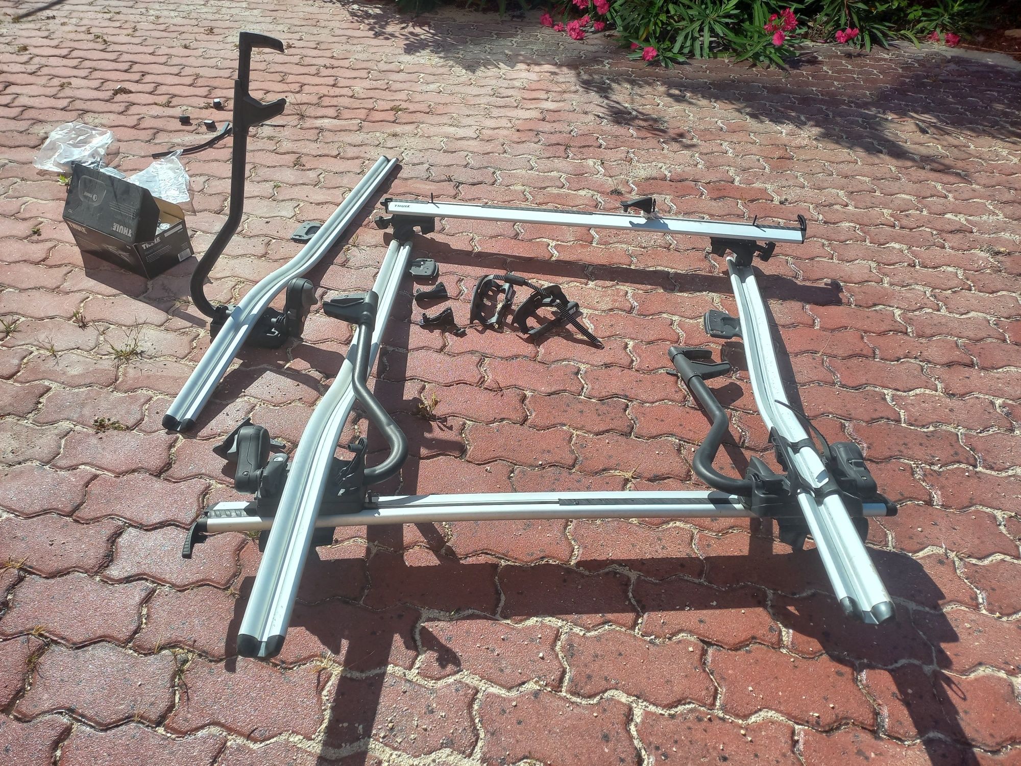 Peças THULE conjunto danificado, vendo por peças