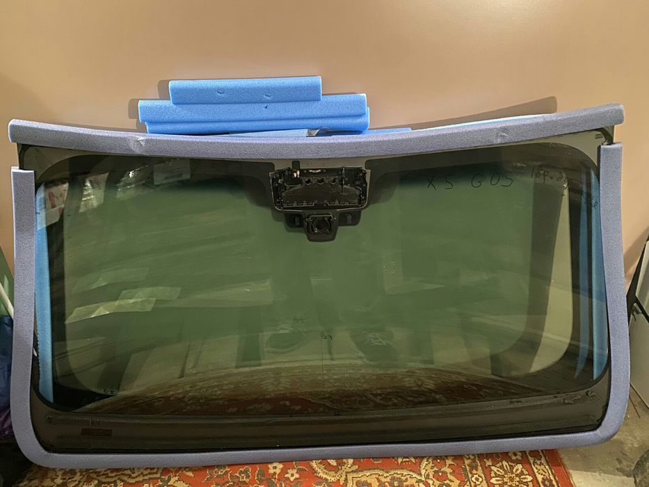 Скло BMW g20.    .