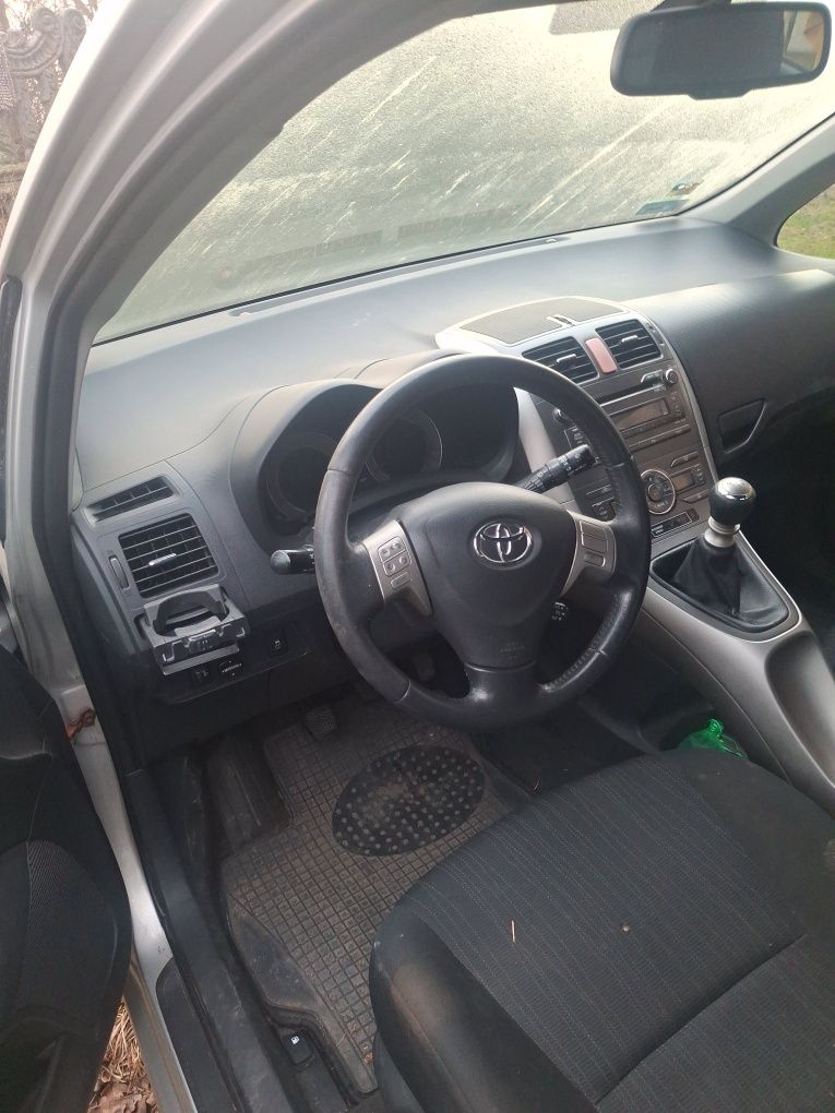 Sprzedam na.części toyota Auris 1 I 07- 2.0 D4D wszystkie elementy