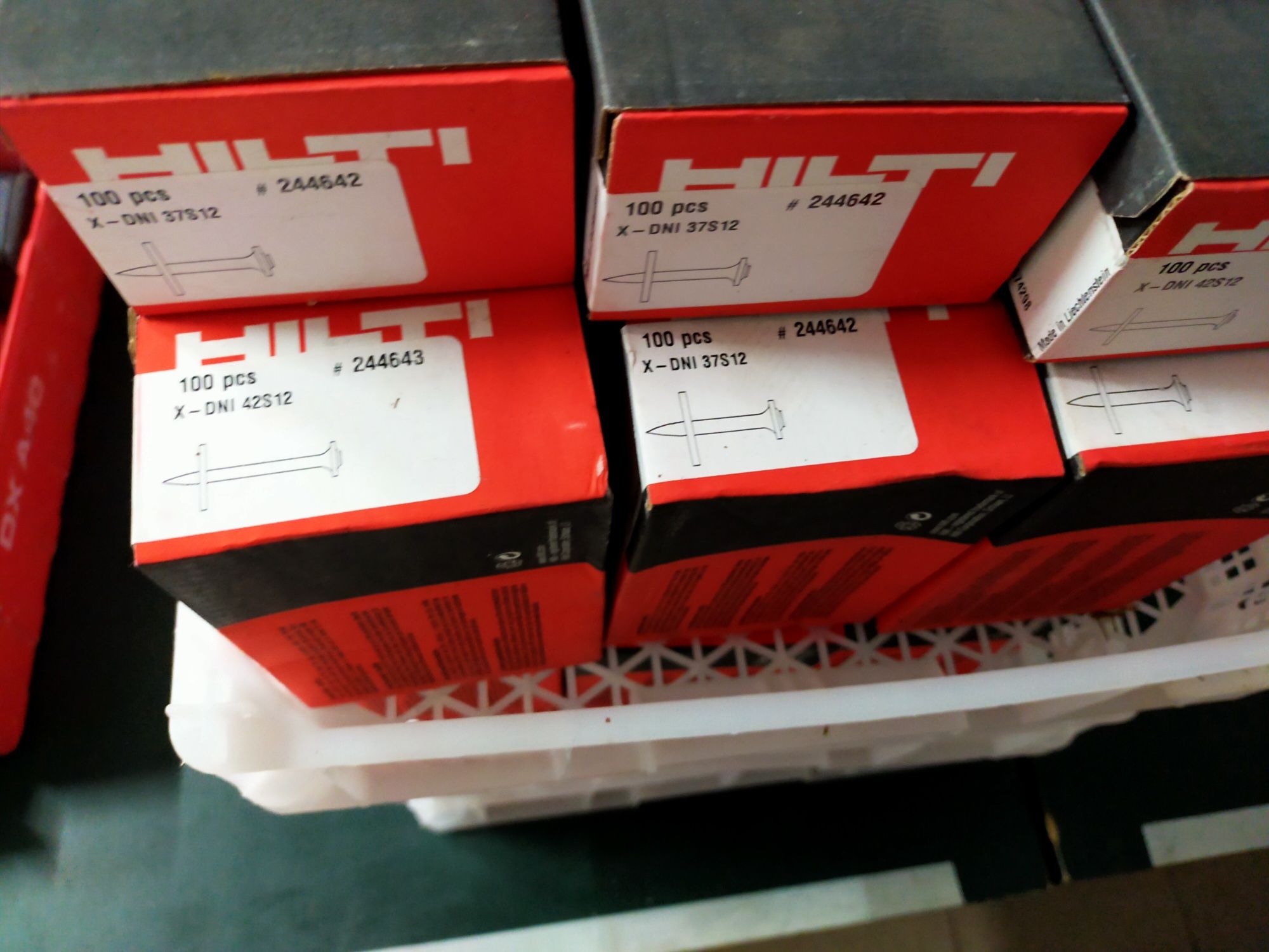 HILTI gwoździe i podkładki stalowe