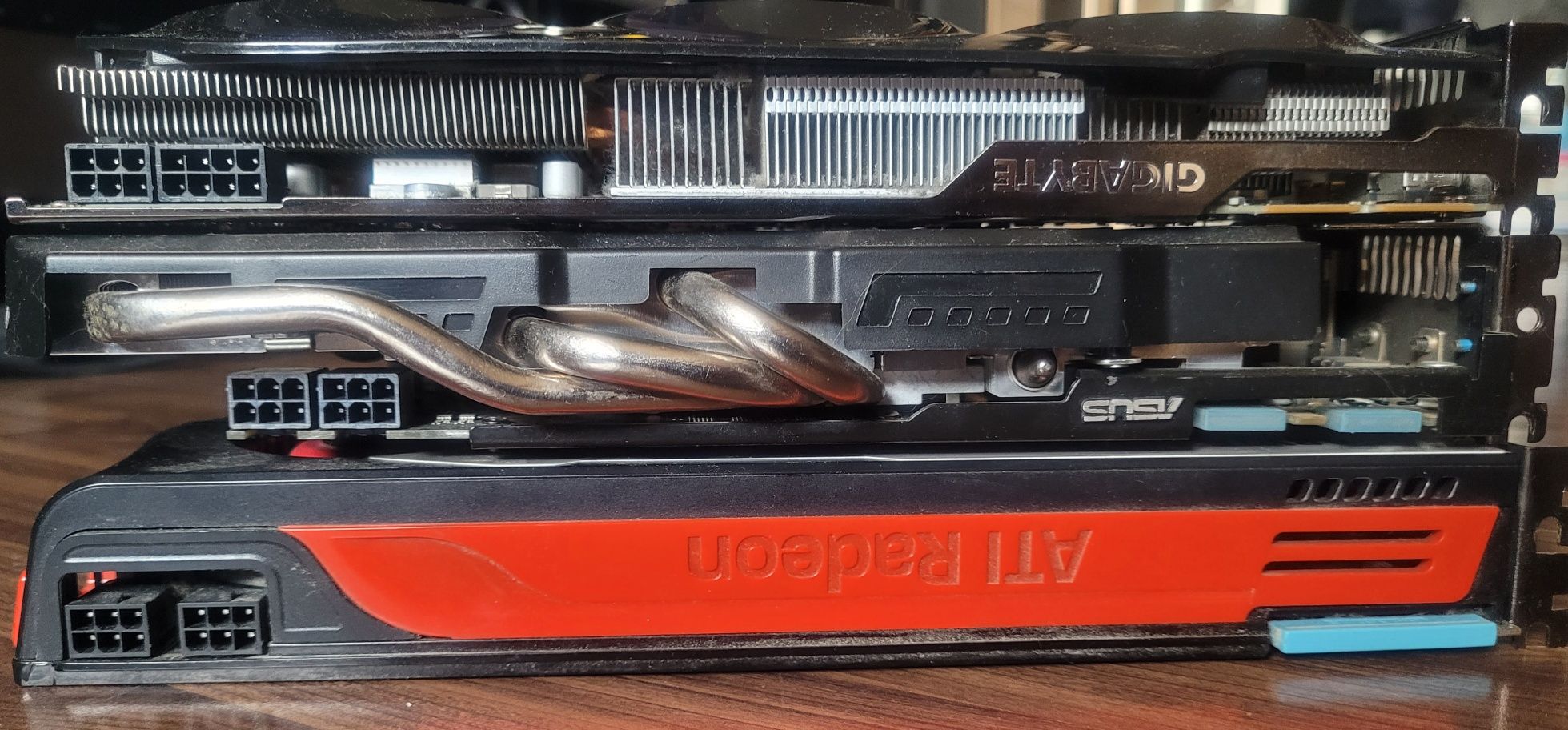 Zestaw kart graficznych Geforce Ati radeon