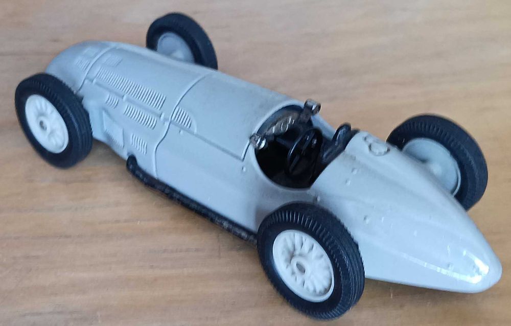 Mercedes-Benz W154 Mobil Racing Collection Corgi