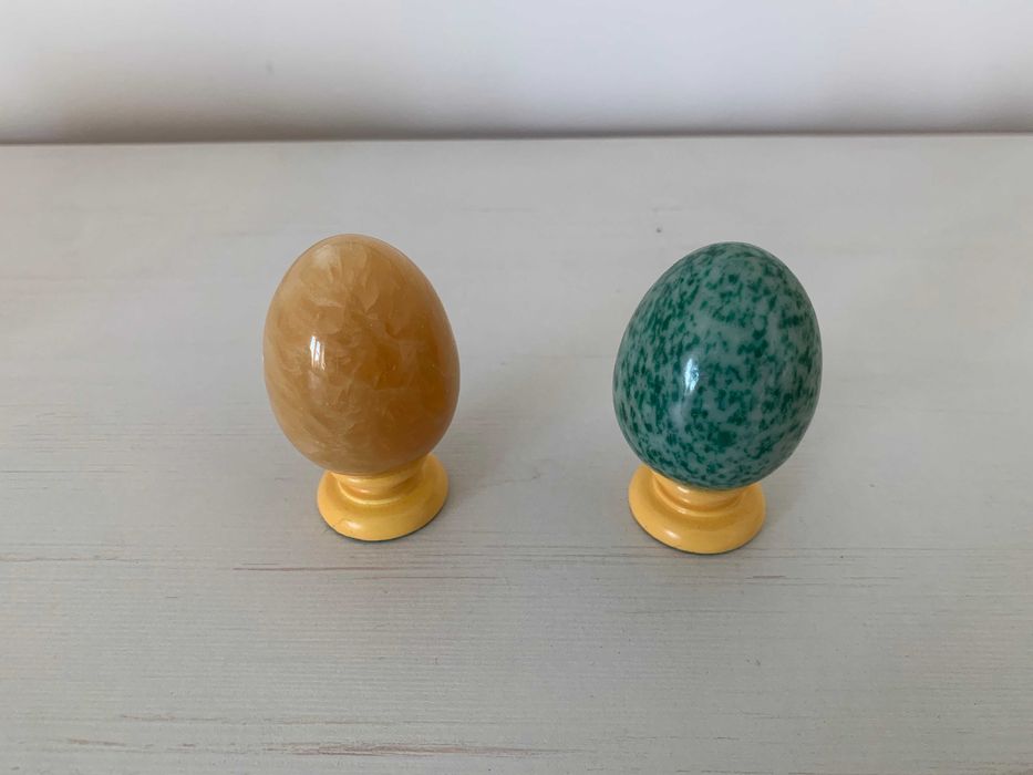 Jajka z kamieni naturalnych Aragonit oraz Zielony Jadeit firmy Mayfair