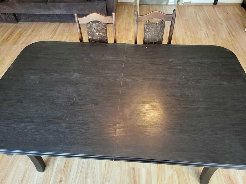 stół drewniany rozkładany  i 4 krzesła