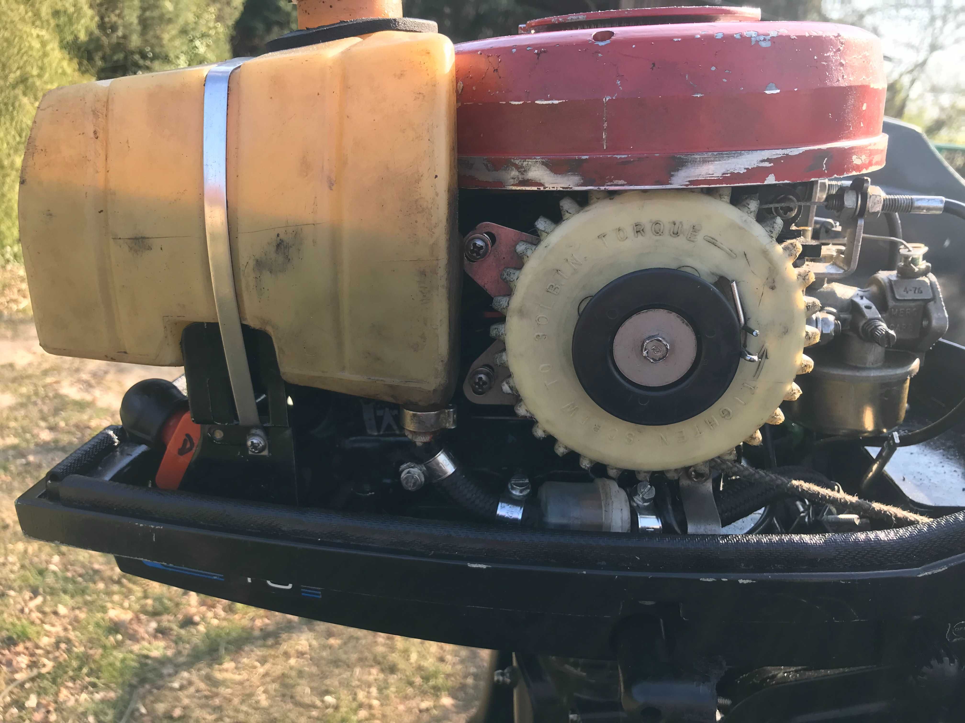 silnik zaburtowy MERCURY 4HP , 2 cylndry zamiana  na IPHON 14