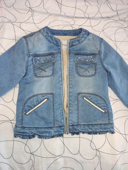 Джинсова куртка на дівчинку