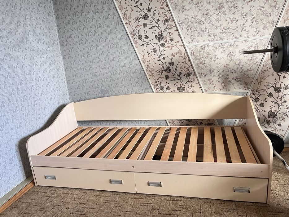 Ліжко односпальне з матрасом самовивіз