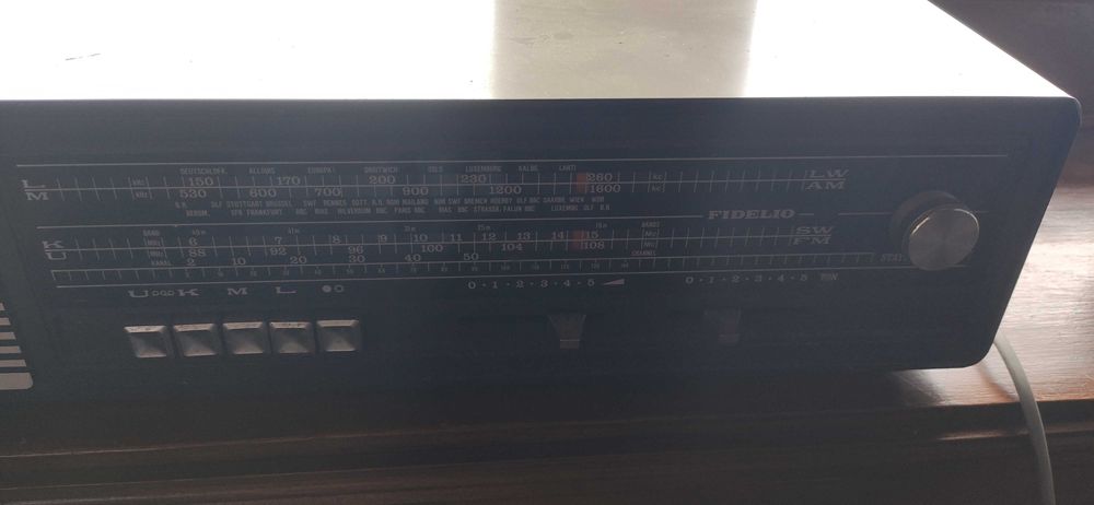 Rádio antigo - NordMende u106