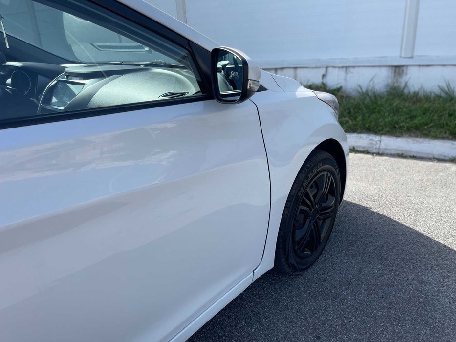 Hyundai Elantra 2011