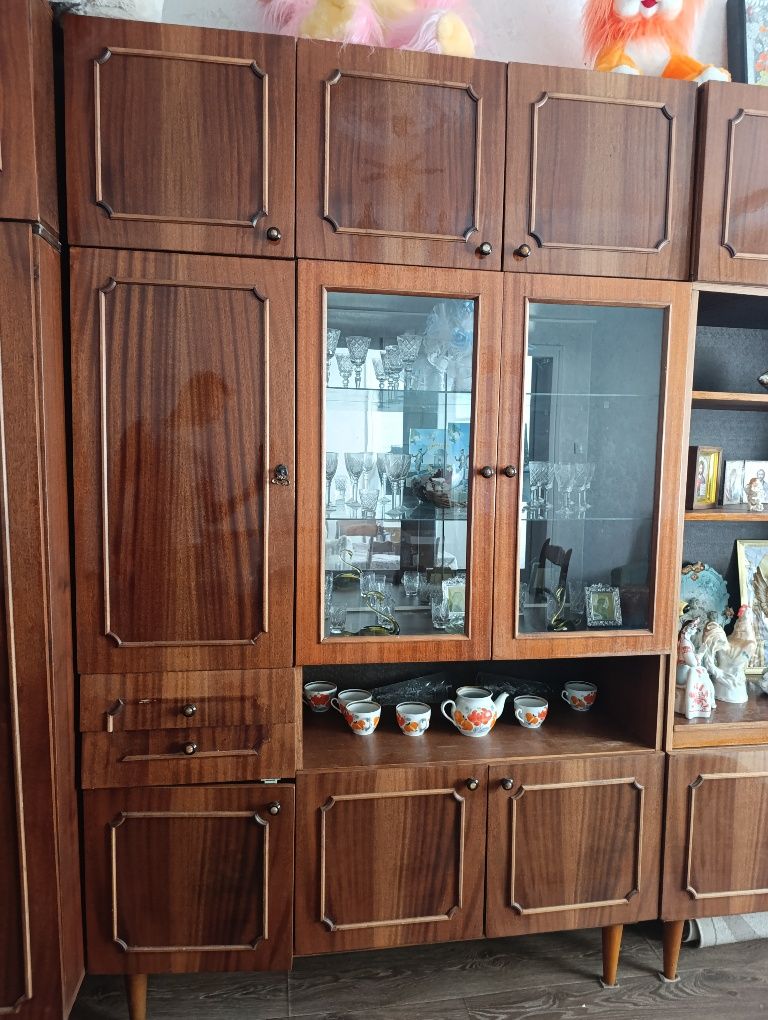 Старовинна шафа.