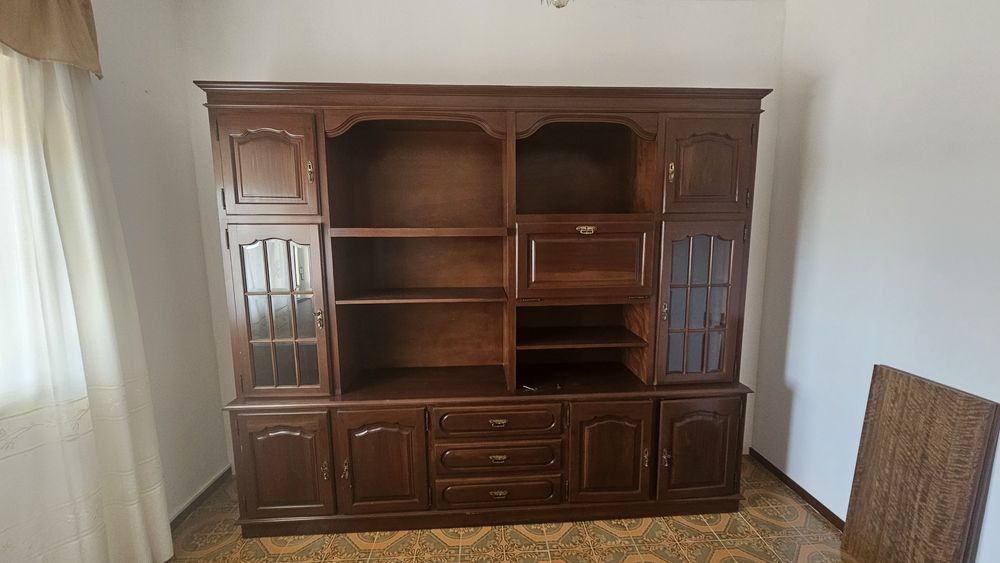 Movel de sala (madeira maciça Nogueira)