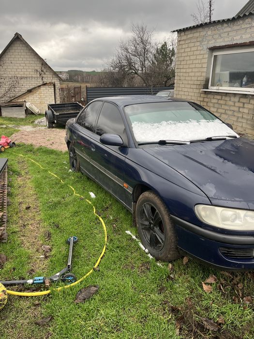 Опель омега б 1998.