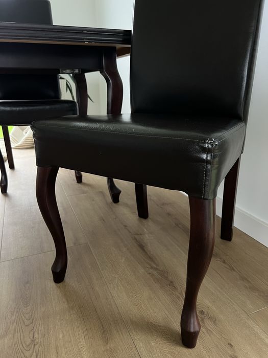 Duży stól z litego drewna z kompletem 6 krzeseł do jadalni lub salonu