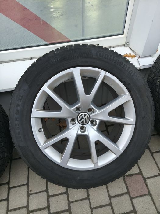 Диски з зимовою гумою R19 для Volkswagen Touareg 2022+