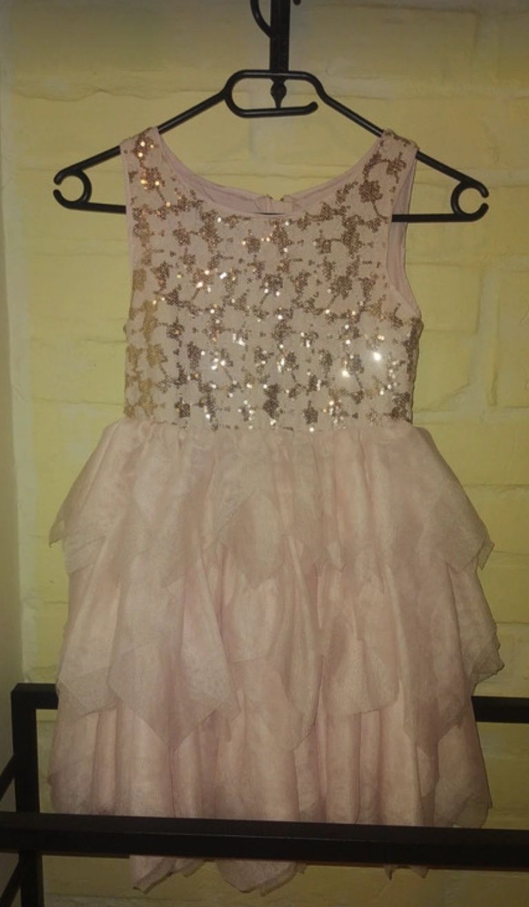 Różowa sukienka z H&M