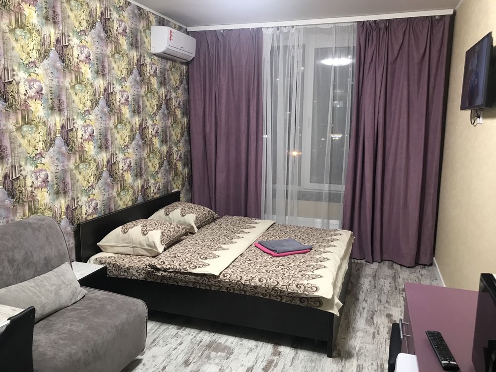Затишна квартира Метро Лівобережна