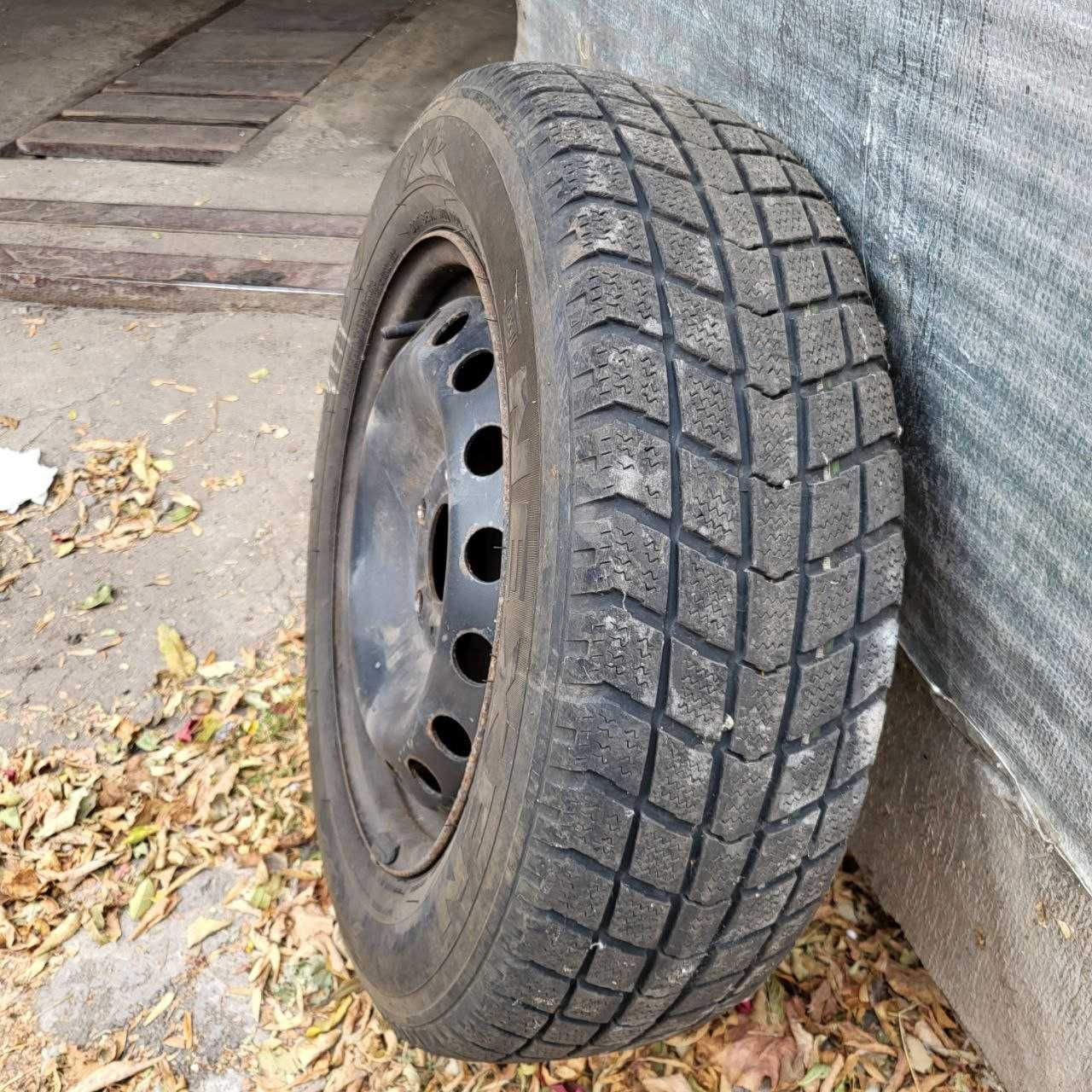 Зимові шини з дисками 205/65 r16c trafic, vivaro , primastar.