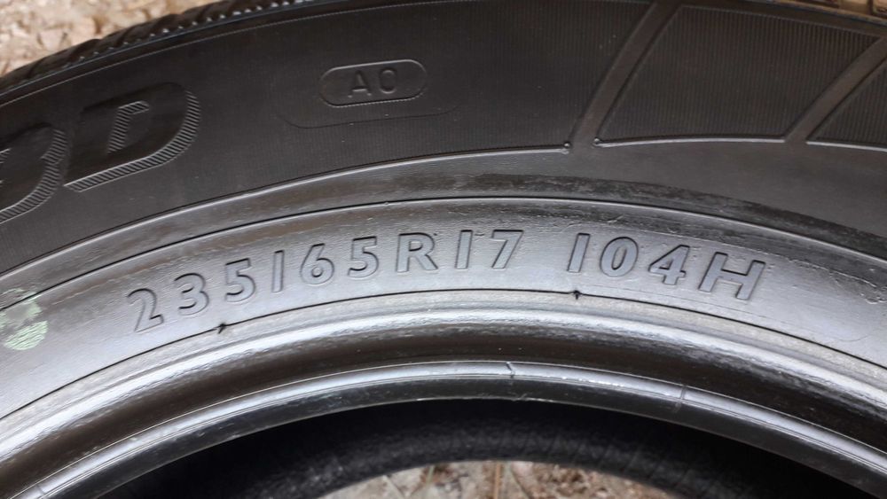 Зимові шини 235/65 R17  Dunlop sp winter sport 3d