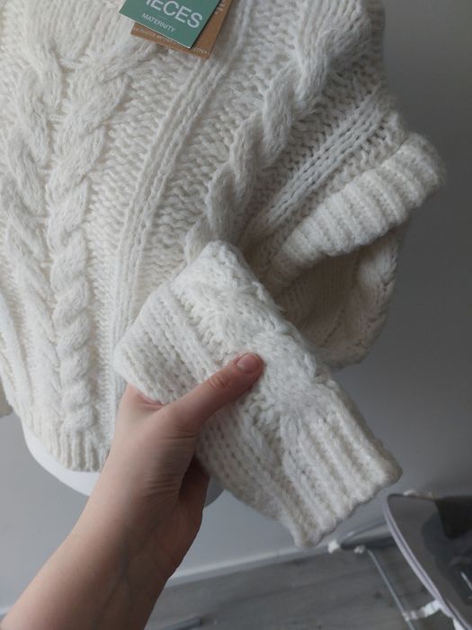 Nowy sweter ciążowy ecru biały ze splotem warkoczowym ciepły r. S piec