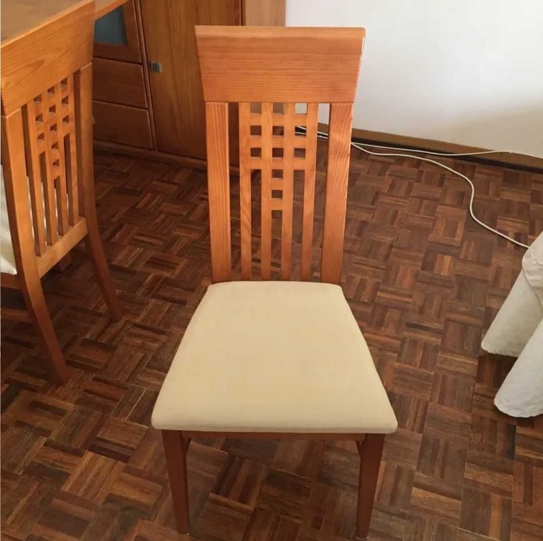 Mobília de sala de jantar em pinho como nova