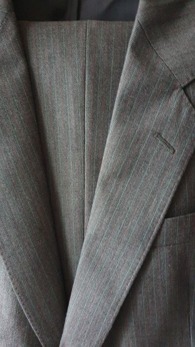 Отдам даром мужской костюм