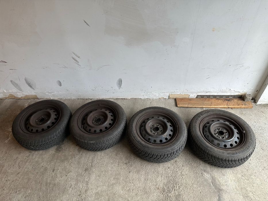 Opony i felgi zimowe 195x60 R15 Dunlop