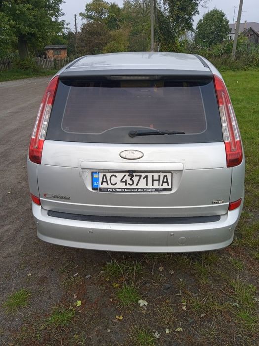 Автомобіль Форд смакс