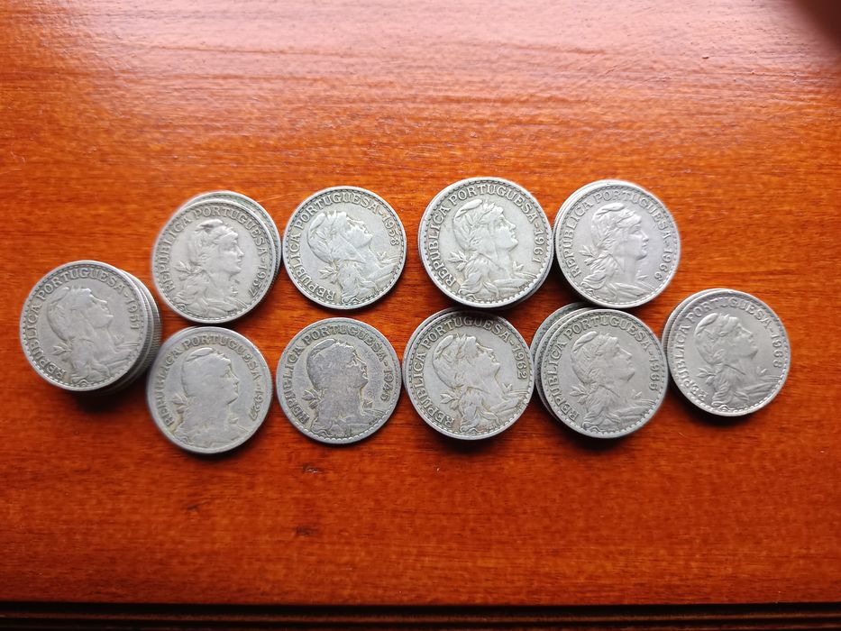 27 Moedas de 1 escudo