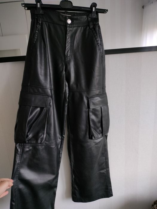 Bershka , bojówki proste w rozmiarze S