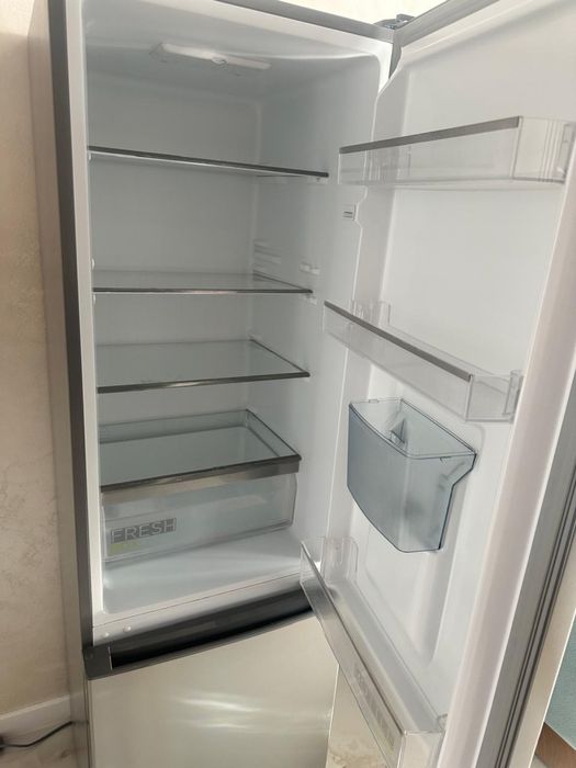 Холодильник Midea 180*55*54,5