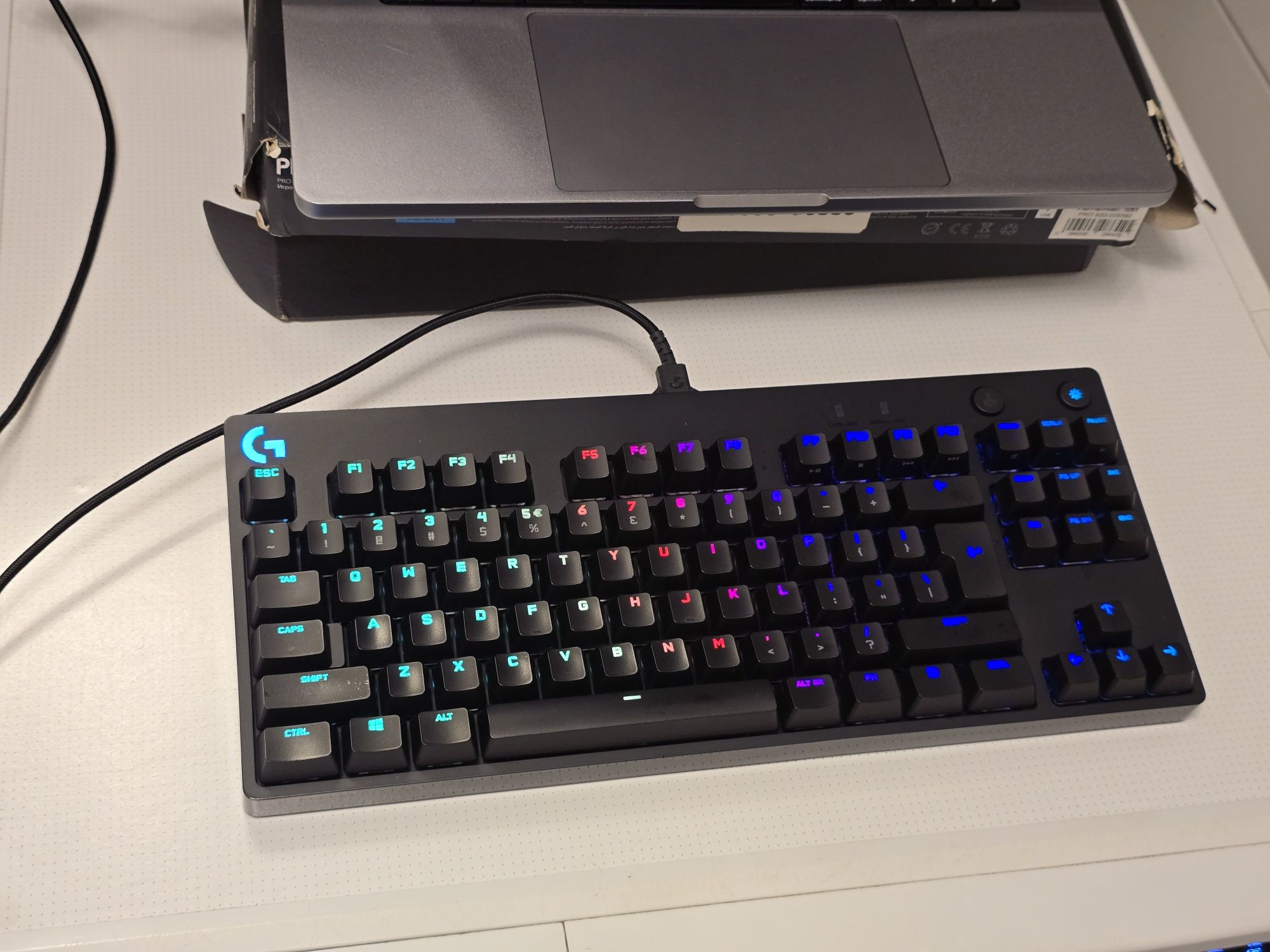 Klawiatura mechaniczna Logitech G PRO z podśw. RGB w wersji TKL blue