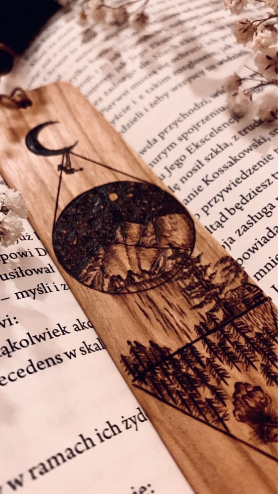 „Księżycowa” rękodzieło ręcznie wypalana zakładka do książki