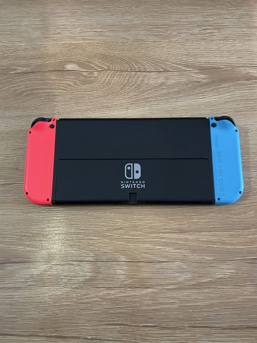 Nintendo switch oled+ 4 gry+ etui+ zestaw szkieł haryowanych