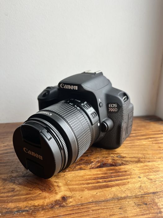 Canon 700D + canon efs 18-55mm