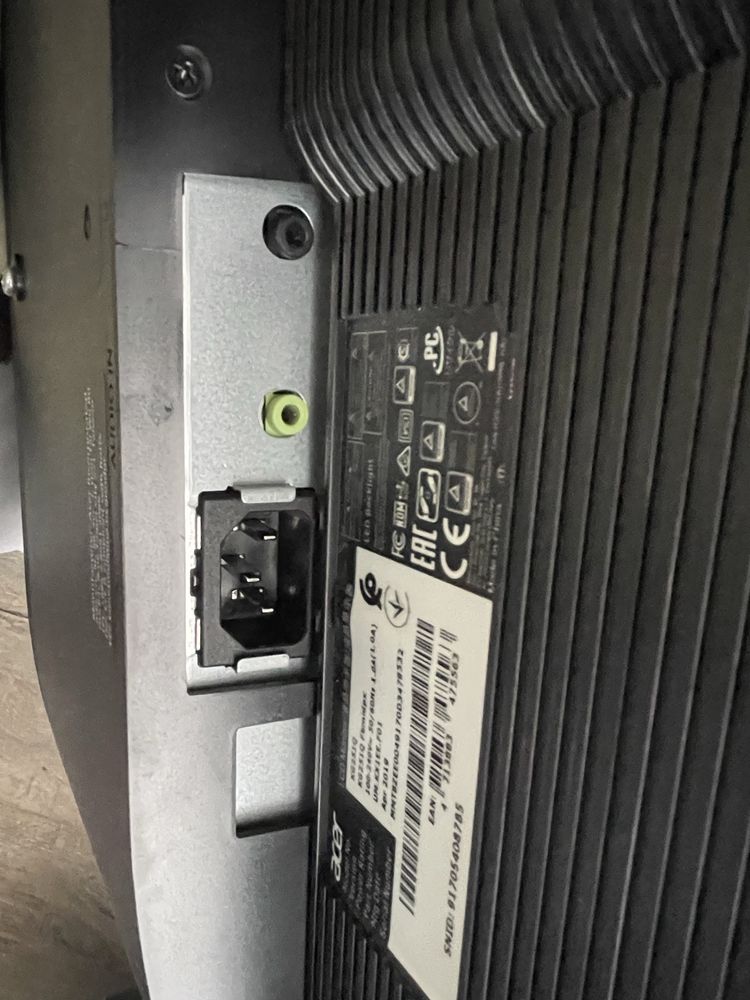 Monitor acer uszkodzony