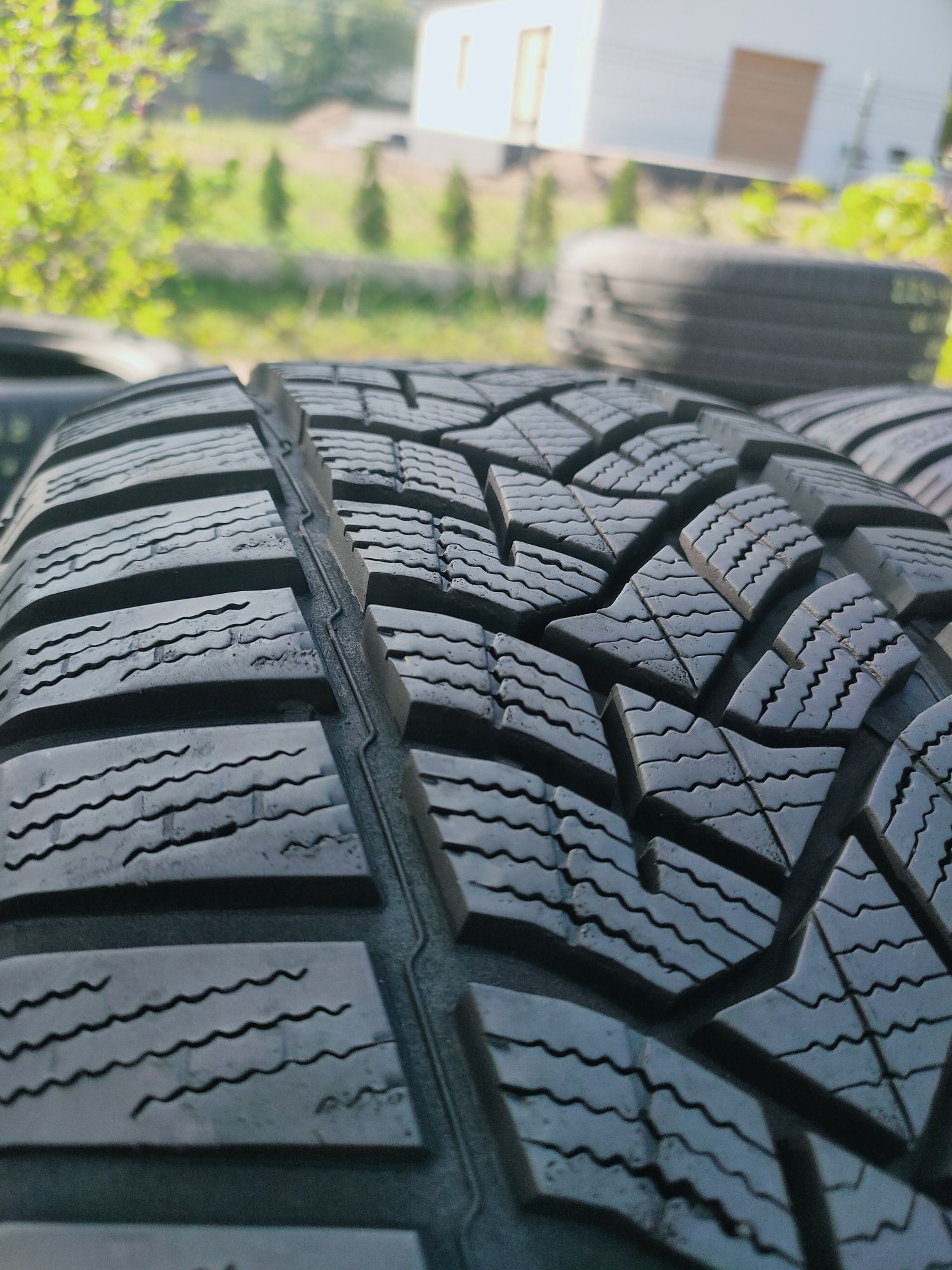 215/60R16 Dunlop Winter Sport 5 2020r 8,5-9mm