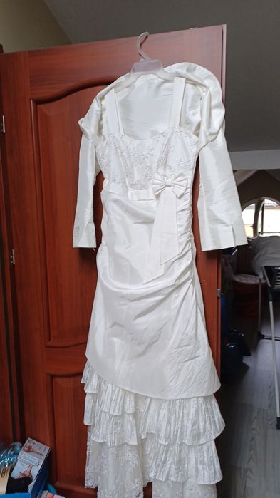 Suknia ślubna w kolorze ecru 40/164cm