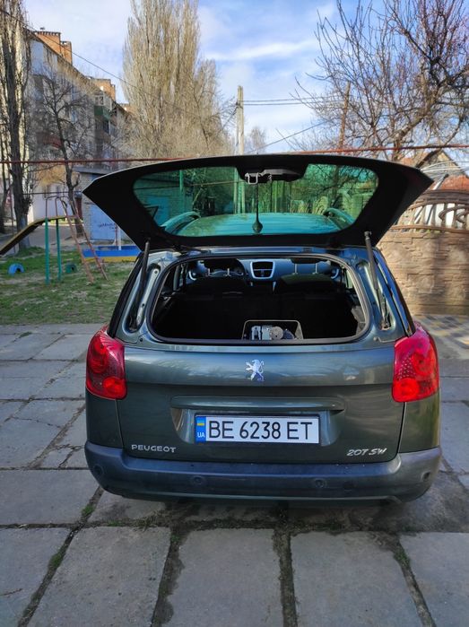 Продам автомобиль Pegeout 207sw