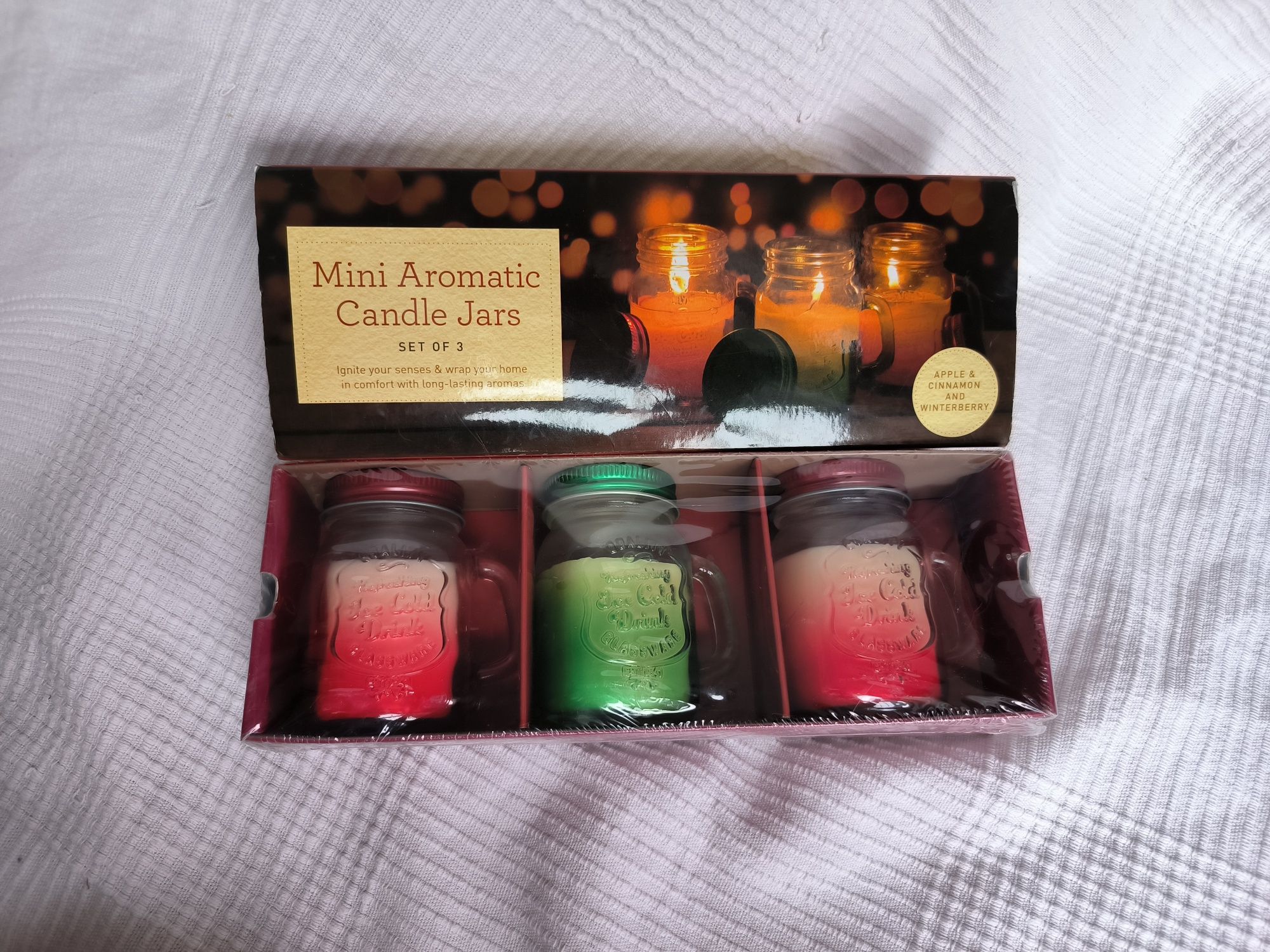 Dekoracyjne pachnące świece świeczki w słoiczkach na prezent