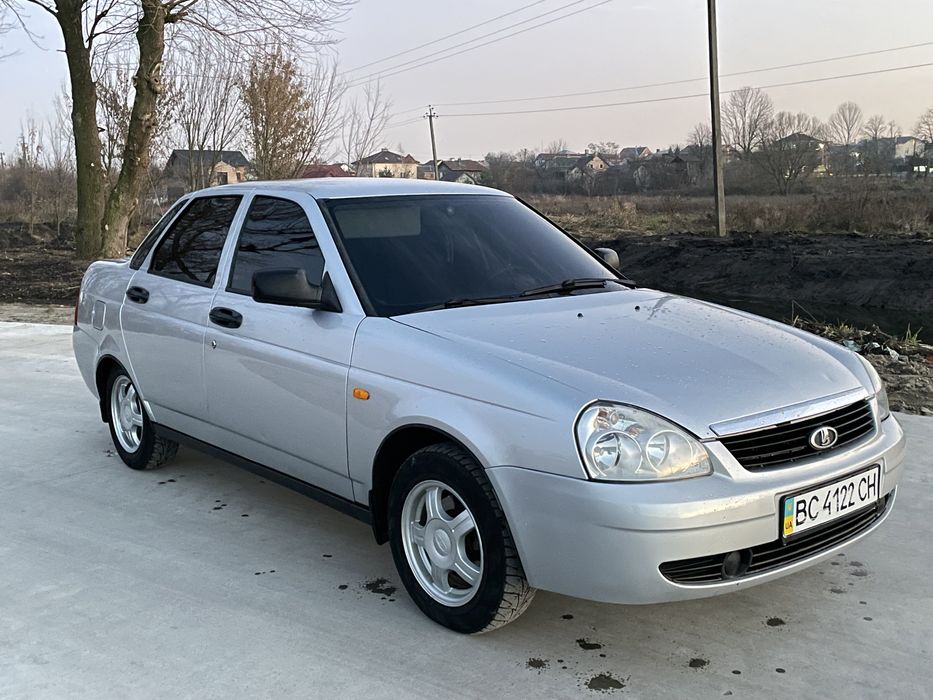 Продам гарну пріору